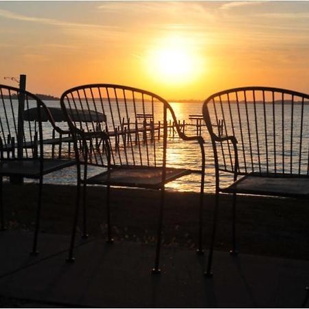 קליר לייק The South Shore Inn מתקנים תמונה